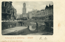 1349 Gezicht op de Oudegracht Weerdzijde te Utrecht met op de achtergrond de Domtoren.